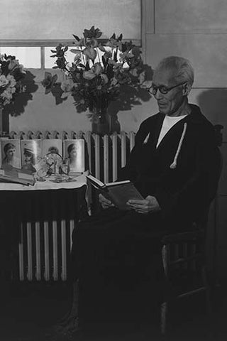 Whisper please, Image is sleeping.