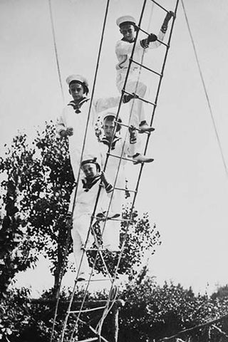 Whisper please, Image is sleeping.